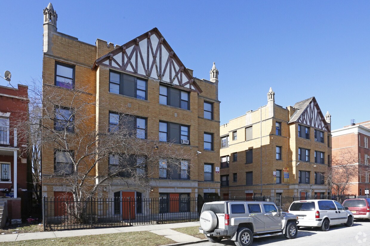 Building Photo - 7000 S Sangamon St