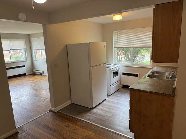 Building Photo - 3926 E Gatewood Ln
