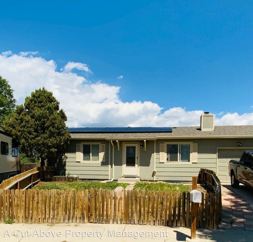 Foto principal - 4 br, 2 bath House - 3390 Foxridge Dr