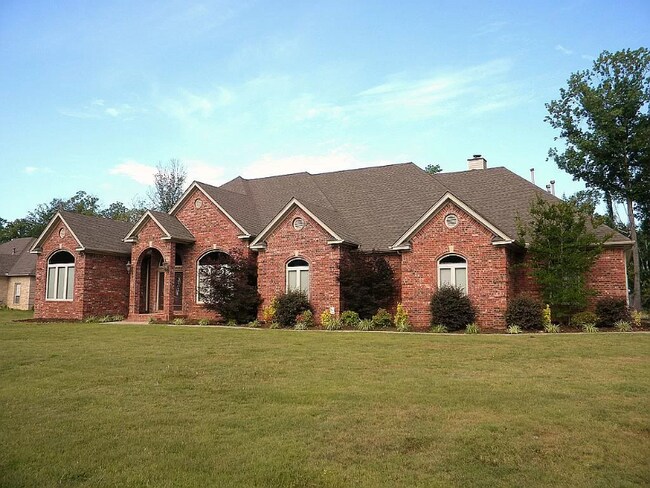 Foto del edificio - 5309 Cypress Dr