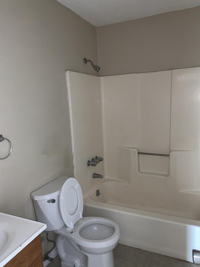 Foto del edificio - 6823 Tiki Ln