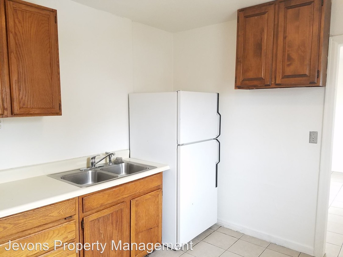 Primary Photo - 302 N 8th St
