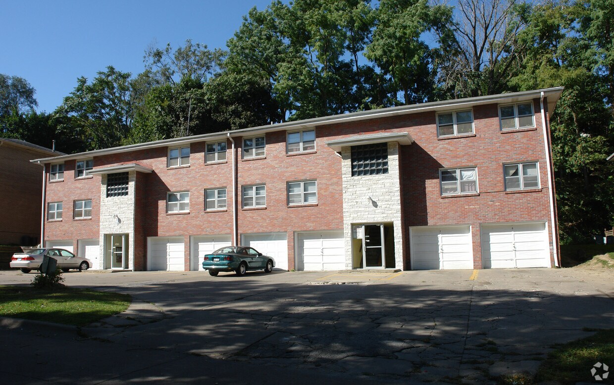 Building Photo - 5826 S 14th St