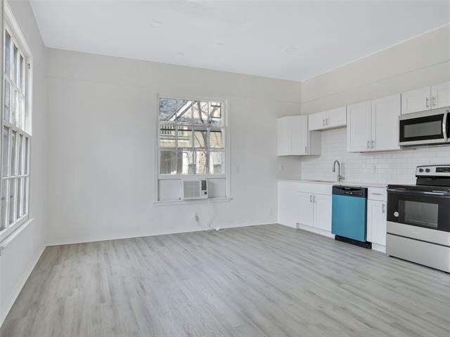 Building Photo - 827 S Crockett St