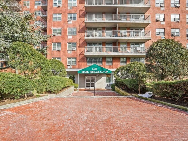 Foto del edificio - 3410 De Reimer Ave
