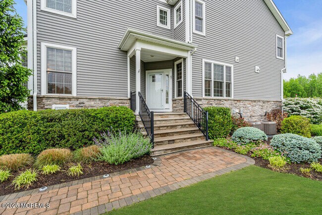 Foto del edificio - 47 McCormick Ave N