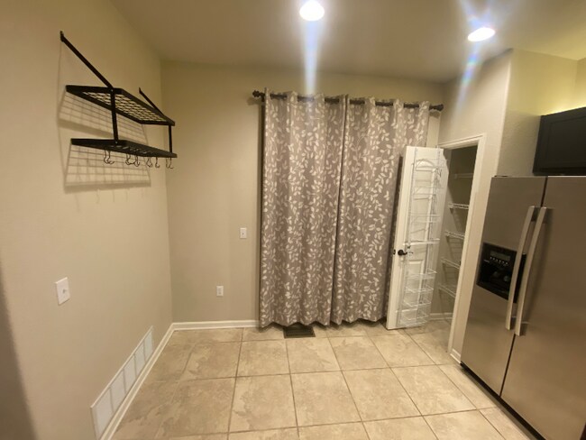 Foto del edificio - 13516 Via Varra