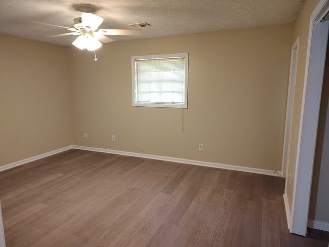 Building Photo - 2872 Leisure Springs Cir