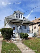 Building Photo - 98 Freund St