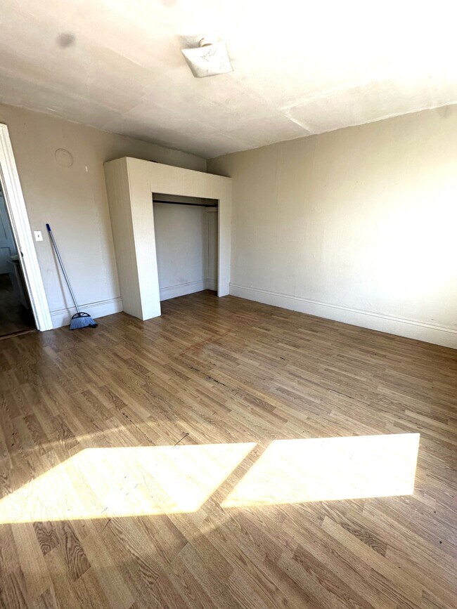 Building Photo - 1709 Walnut St