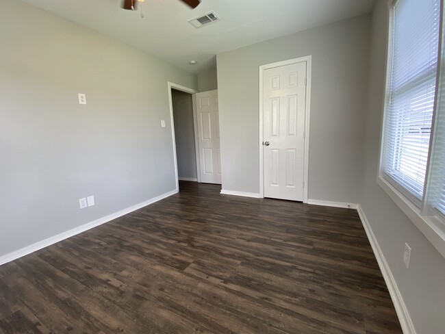 Front bedroom - 4230 Friar Point Rd