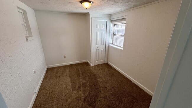 Foto del edificio - 7701 Ironbark Dr