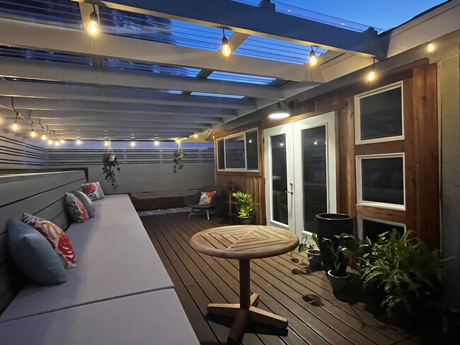 Building Photo - 592 Laie Dr
