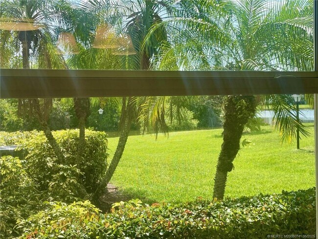 Foto del edificio - 1225 NW 21st St