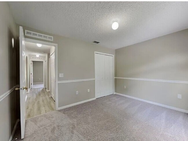 Foto del edificio - 3 Bedroom Single Family Home in Palm Bay