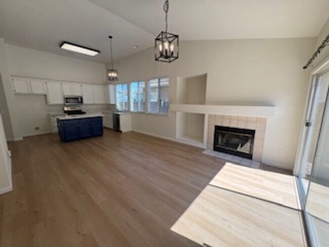 Foto del edificio - Stunning 3-bedroom, 2-bathroom home locate...