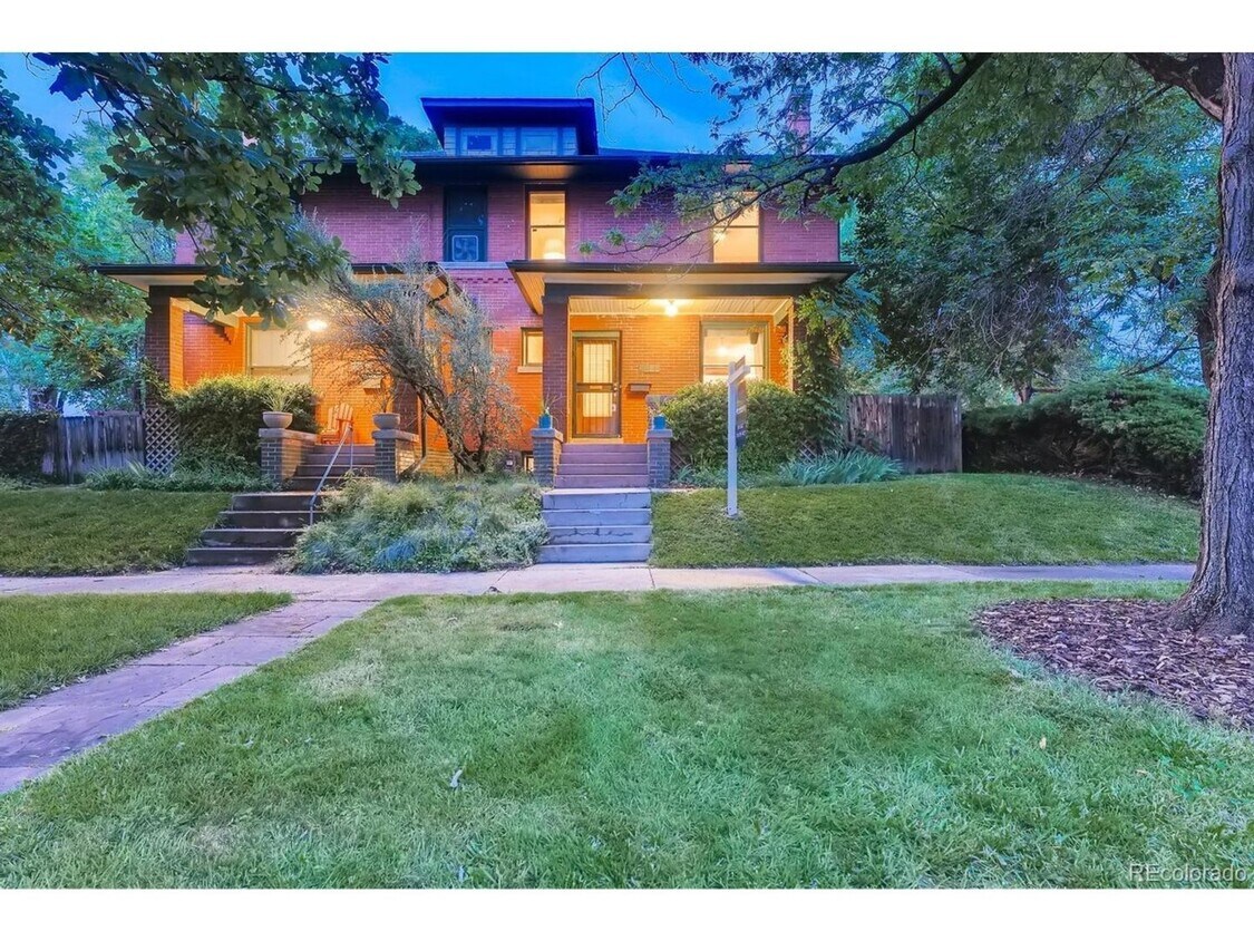 Primary Photo - Spacious 3BR Craftsman Foursquare Duplex i...