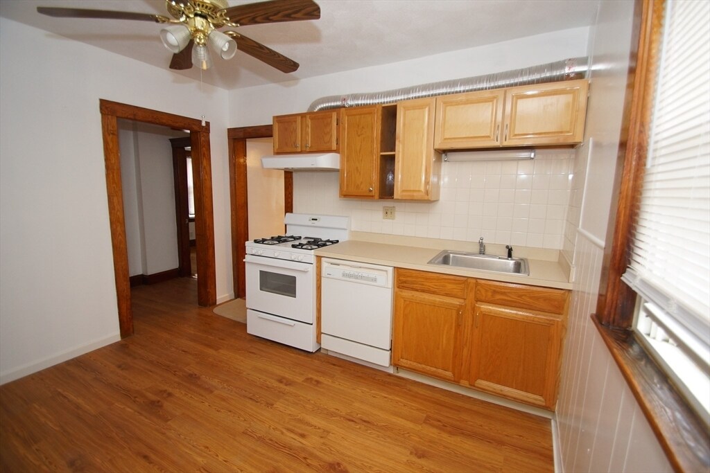 Primary Photo - 6 1st St