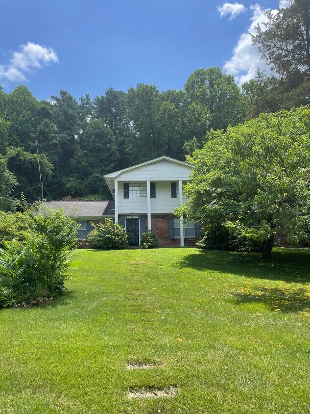 Primary Photo - 10516 Pinedale Dr