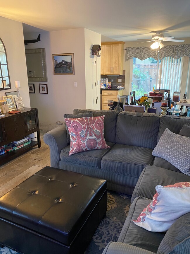 Living room - 228 Madrone St