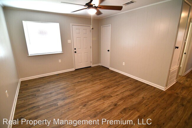 Building Photo - 3 br, 1 bath House - 931 Whitehead