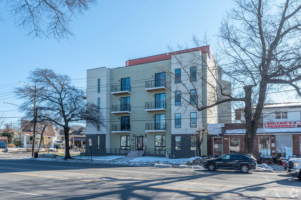 Alternar - Evergreen Apartments