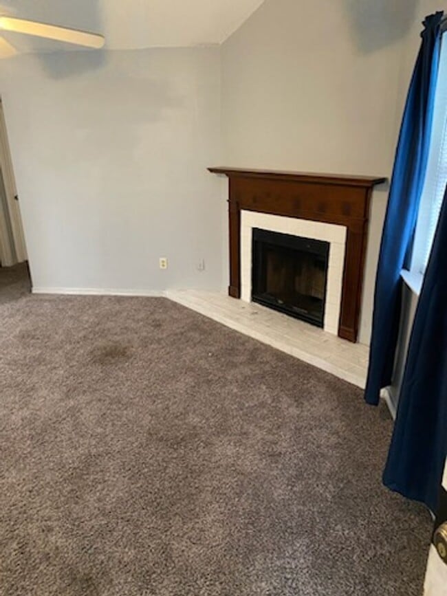 Building Photo - Leasing Now!