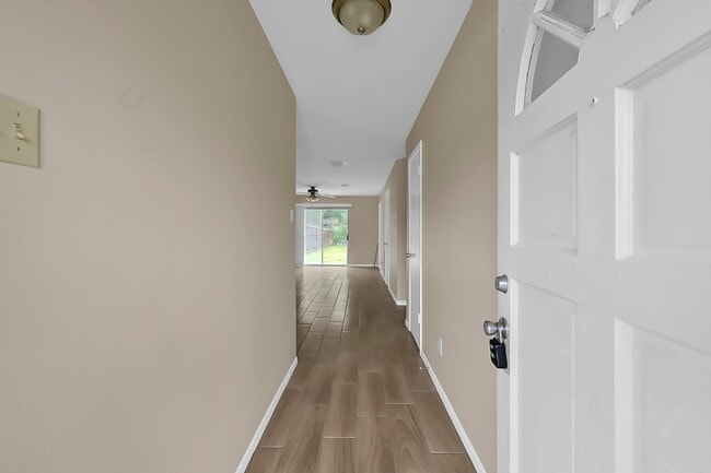 Building Photo - 1606 Hazelwood St