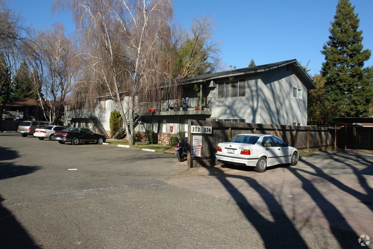 Building Photo - 372-374 Rio Linda Ave