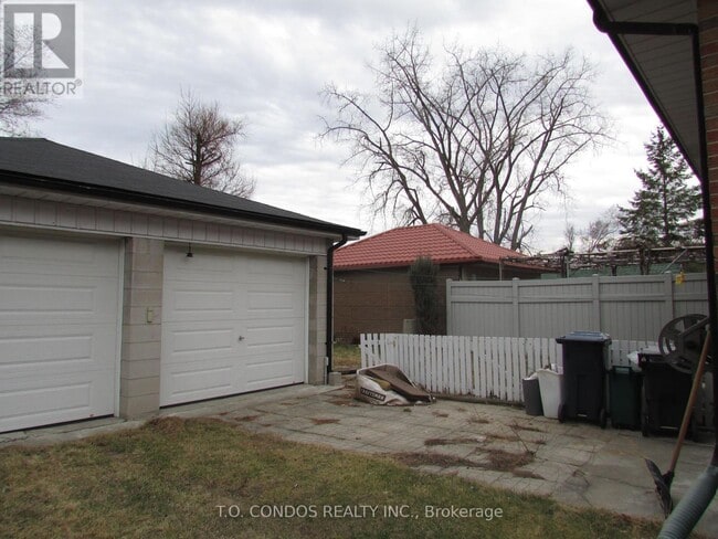 Building Photo - 21 Black Creek Blvd