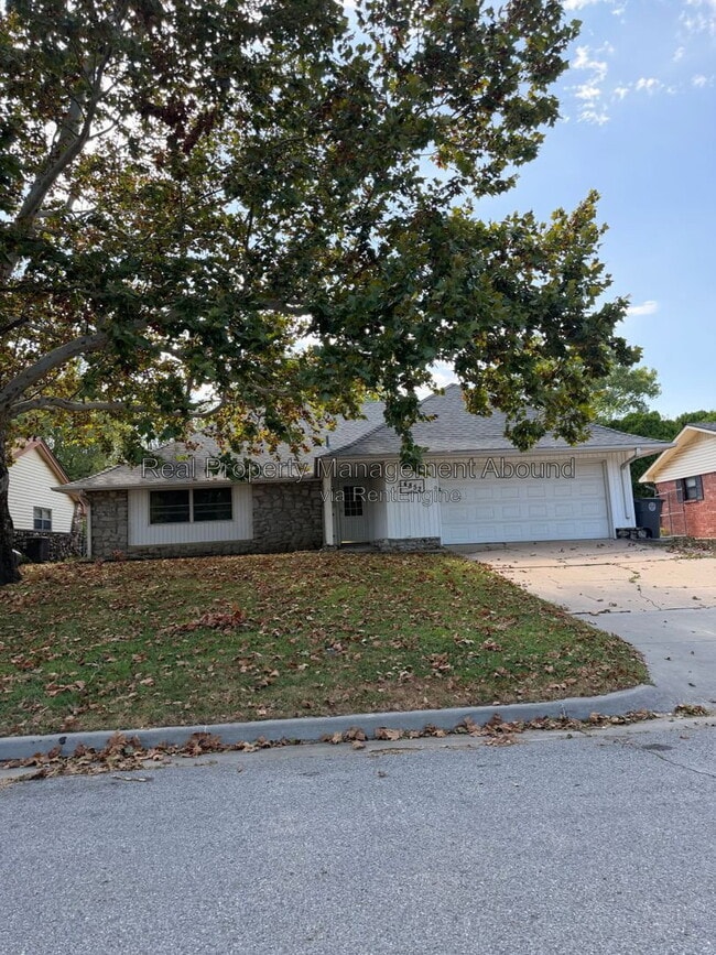 Building Photo - 4852 S 85th E Ave