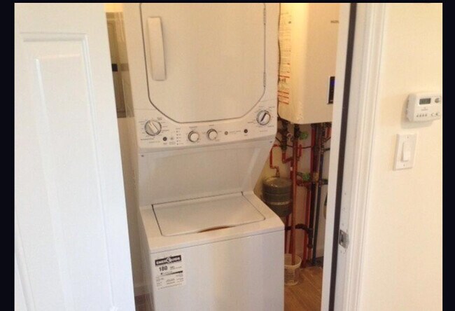 Foto del edificio - 55 Taylor Ave