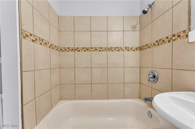 Foto del edificio - 3567 W 46th St