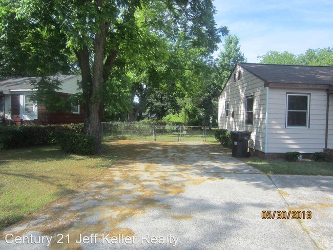 Building Photo - 4 br, 2 bath House - 2321 Henry Circle