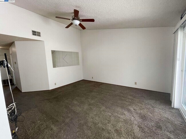 Building Photo - 46800 Winema Common