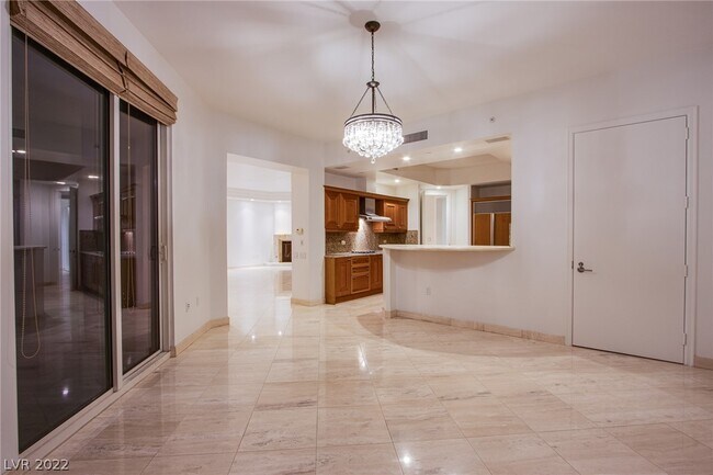 Foto del edificio - 2777 Paradise Rd