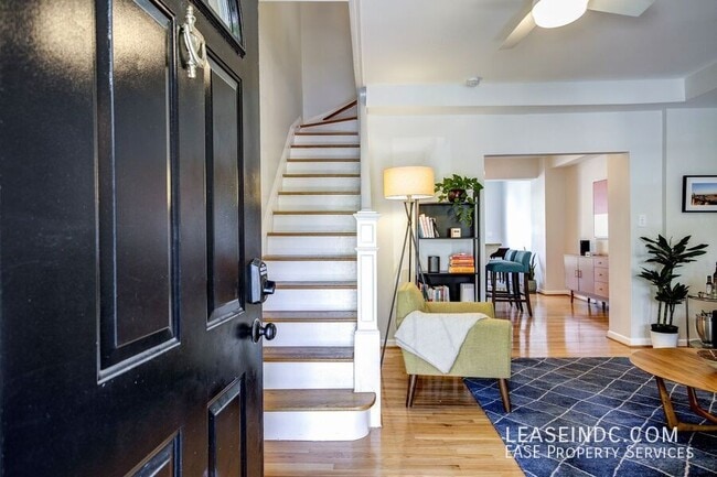 Foto del edificio - 719 Gallatin St NW