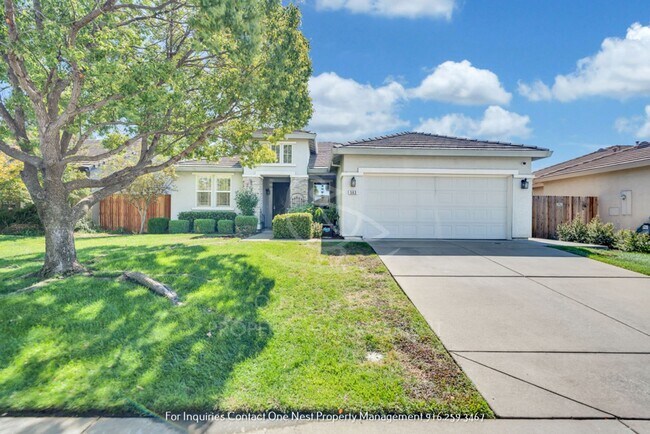 Foto del edificio - 3 bdrm 2 bth, East Lincoln large backyard
