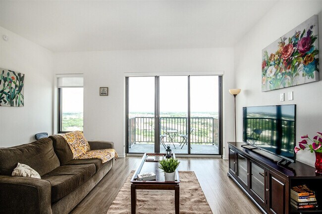 Building Photo - 2002 Holcombe Blvd