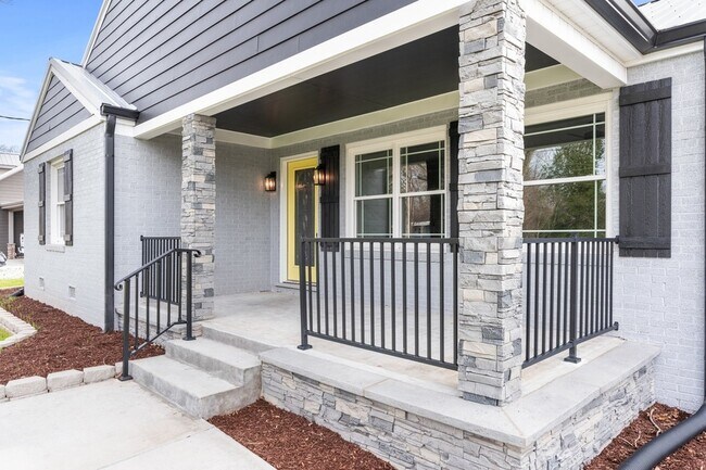 Building Photo - 102 Dogwood Ln