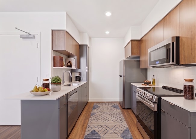 Building Photo - Crescent Apartments