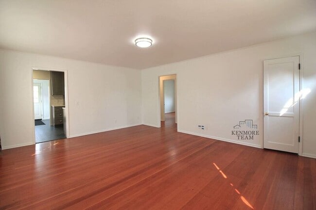 Building Photo - 1302 Wilson St