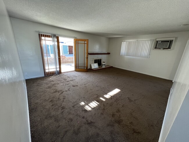 Building Photo - 11236 Royal Palm Blvd