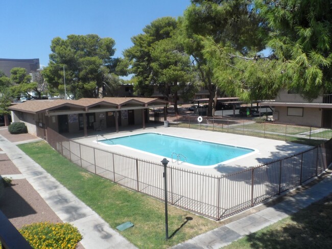 Building Photo - 1 Bedroom Condo in Central Las Vegas