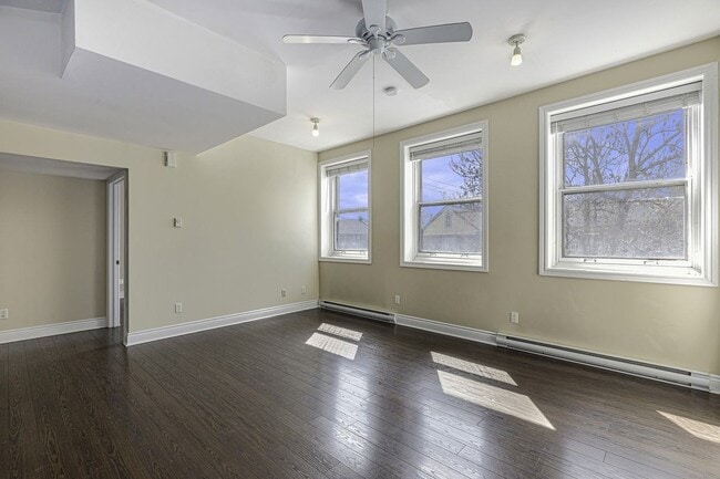 Building Photo - 329 Johnson St