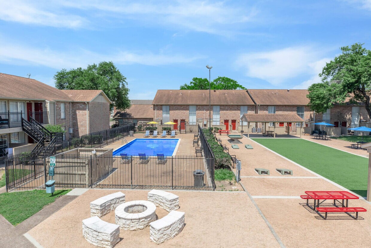 Área de servicios al aire libre - Summervale Apartments