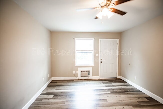 Photo - 2311 Holbrook Dr Apartment