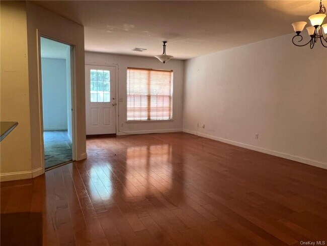 Foto del edificio - 557 Gregory Ct