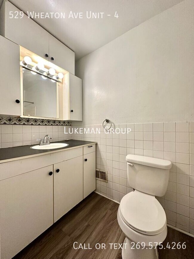 Foto del edificio - 529 Wheaton Ave