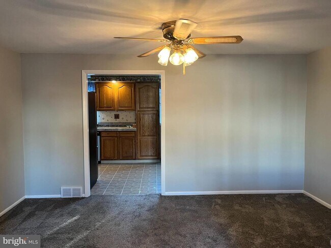Building Photo - 4417 Crossland Rd